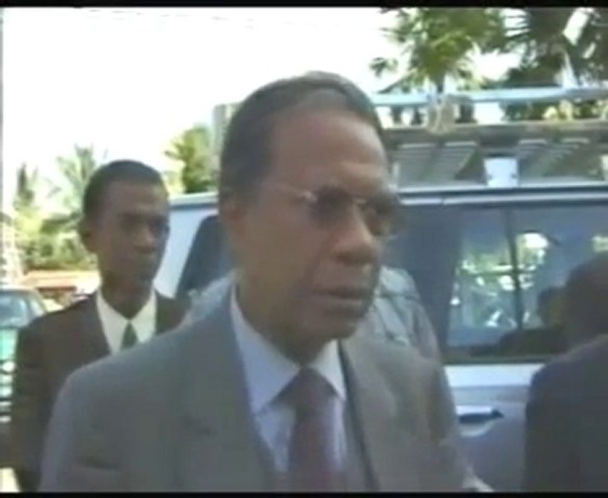 Crise à MADAGASCAR 2002 Ratsiraka & Ravalomanana