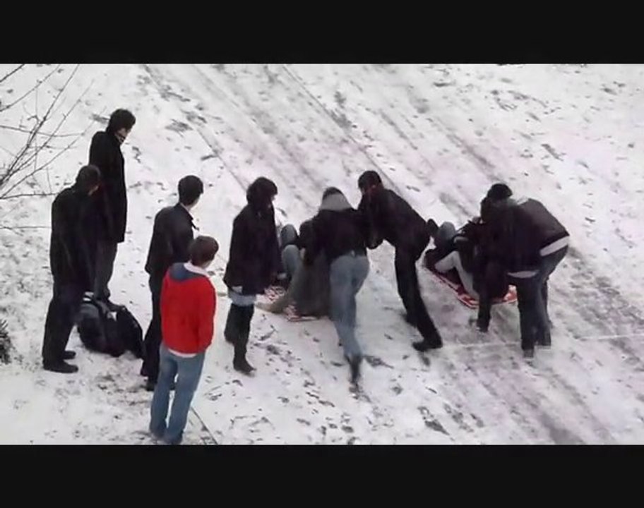 vie étudiante Les Isenniens sous la neige 2
