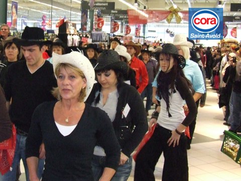 Flash mob country à Cora Saint-Avold : Rednex et KT Tunstall