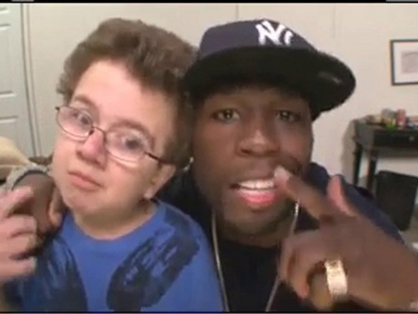 ⁣Keenan Cahill chante Down On Me