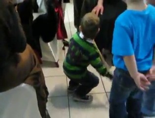 Kemençe Öyle DeqiL BöyLe ÇaLınır...