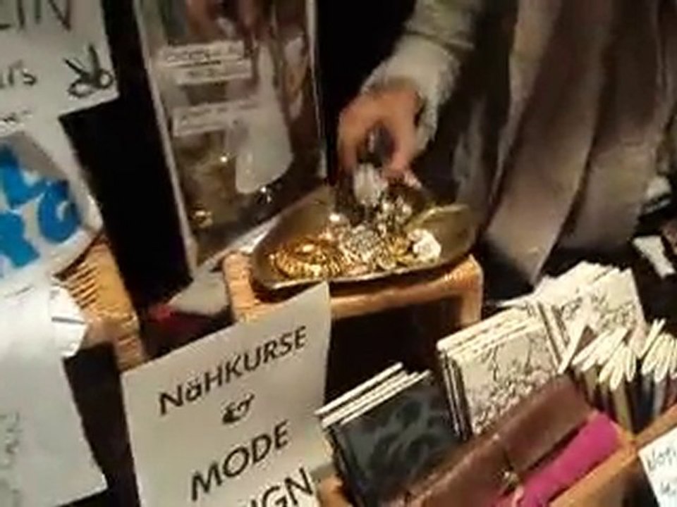 Action House Stand beim Beat Basar in der Halle02