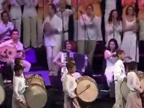 Kardeş Türküler - Karanfil Deste Gider