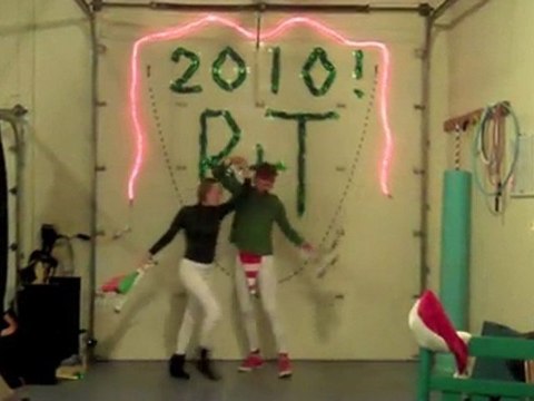 Bob and Trish - Christmas (acro juggling and unicycling)