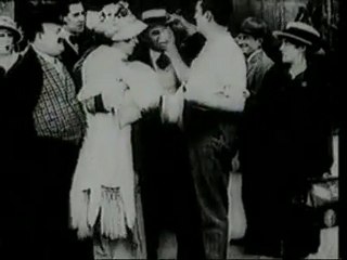 Vua he Saclo-Charlie Chaplin. The Masquerader