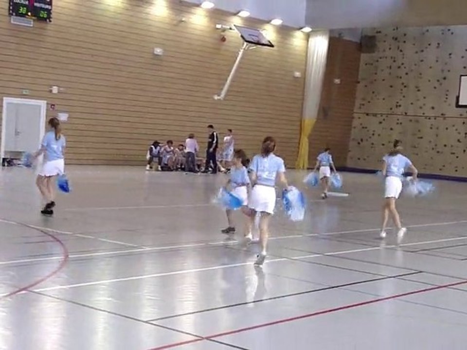 Les CANSA GIRLS font le SHOW  à CHATEAUNEUF 1er partie