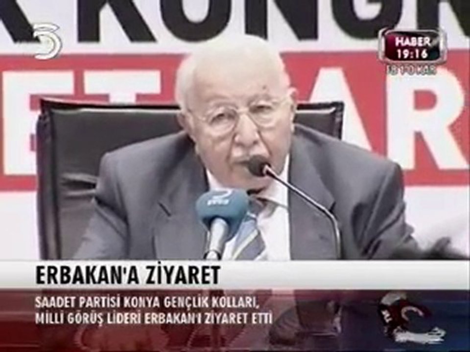 KONYA GENÇLİĞİ HOCASININ YANINDA