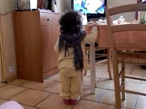 Lyzéa qui danse 03 12 10