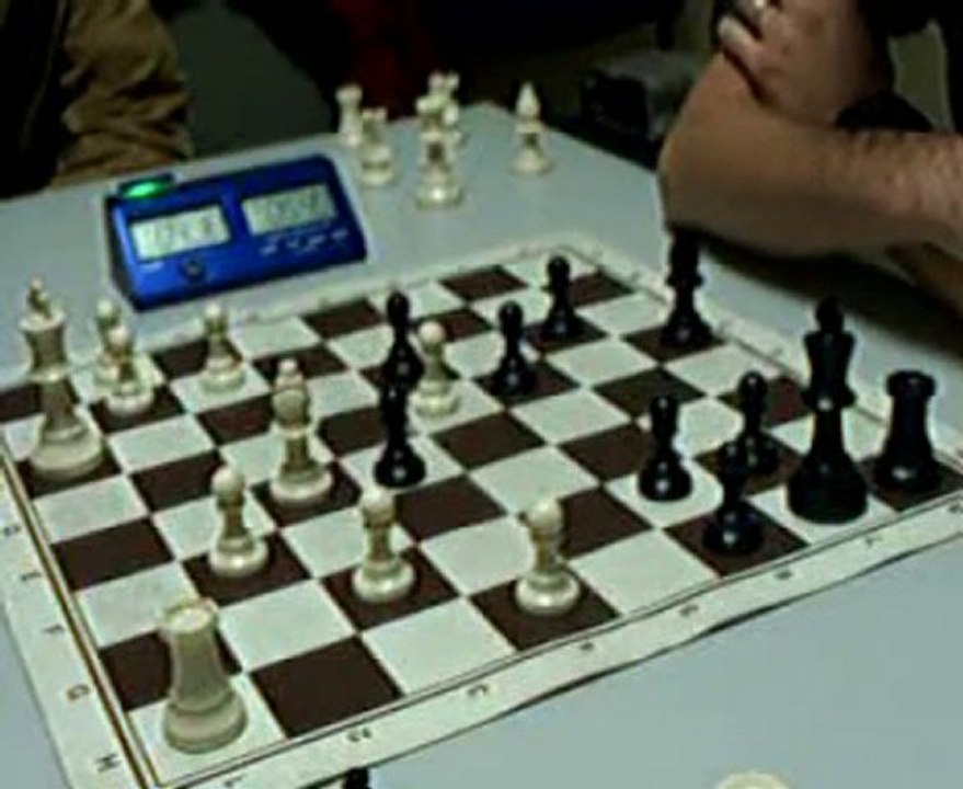 ECHECS : BEN 0 VS 1 ZITOUN (COUPE 2010)