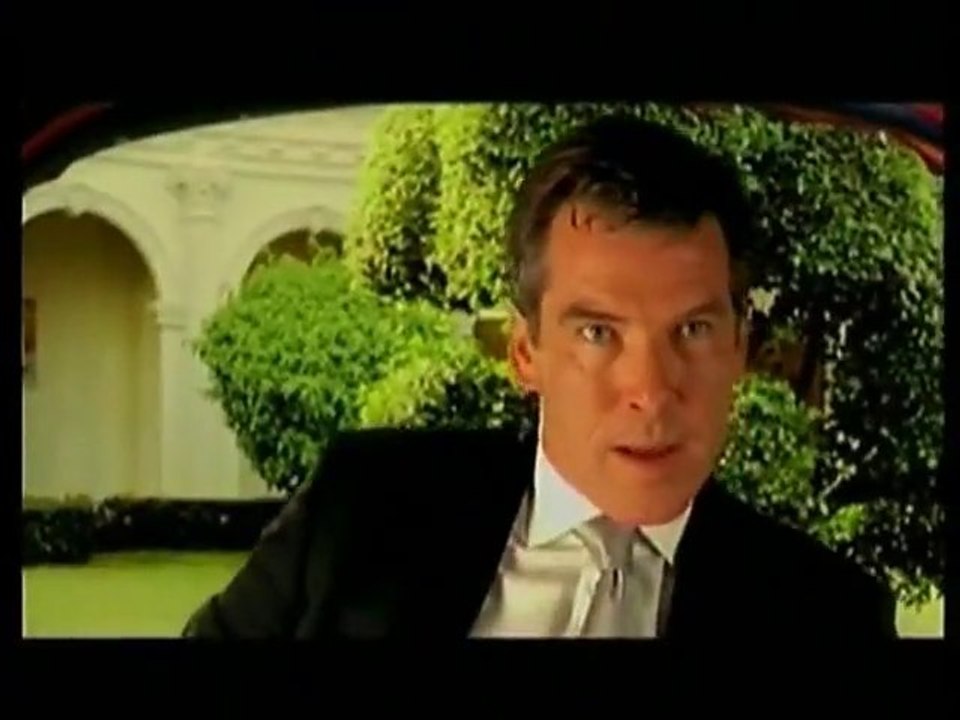 James bond... Toujours à l'heure / Visa.