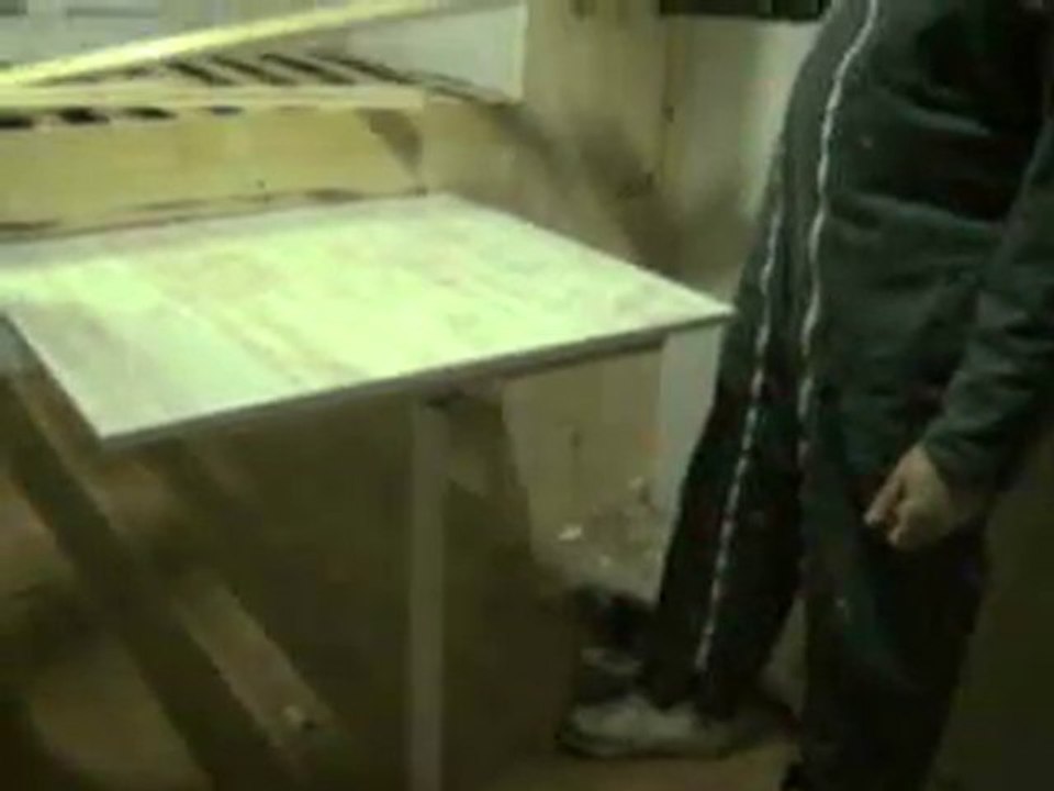 fabrication et montage de la table de la roulotte