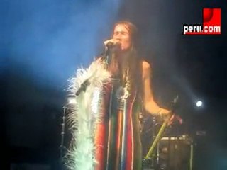 Aterciopelados en concierto en Lima