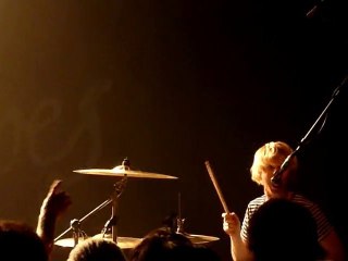 Blood Red Shoes - Don't Ask (live)