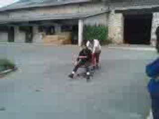 Les filles et la chaise 2