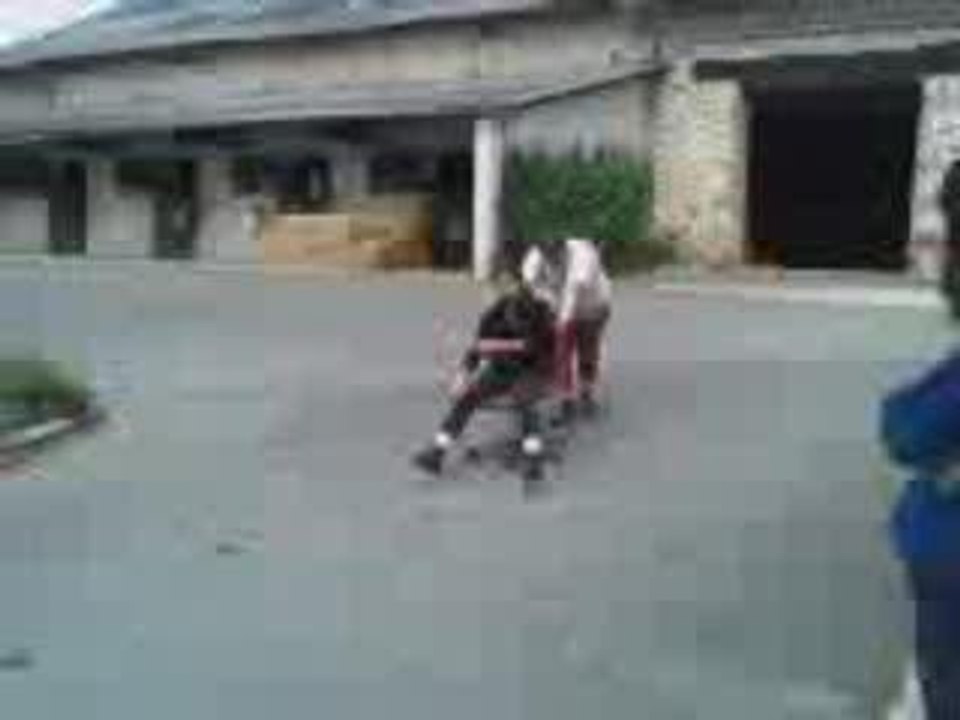 Les filles et la chaise 2