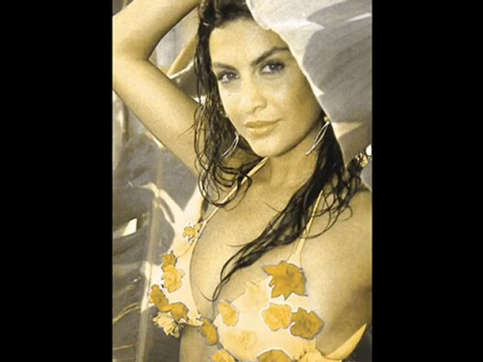 Tuğba Ekinci - Yüzyılın Kadını