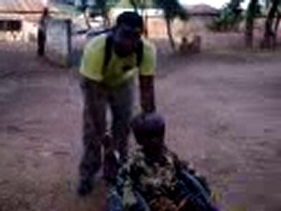 Association ESVIPE don de fauteuil roulant à jules