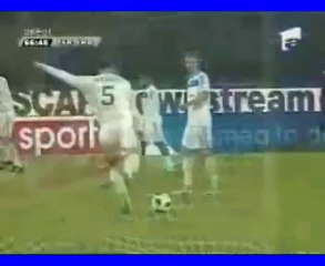 Punizione da 45 metri e gol bellissimo