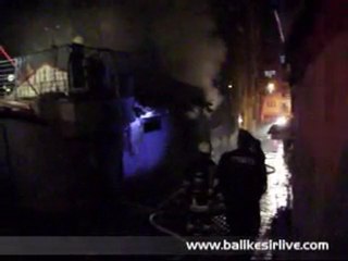 Balıkesirde Tüp Patladı - Tek Katlı Ev Yandı