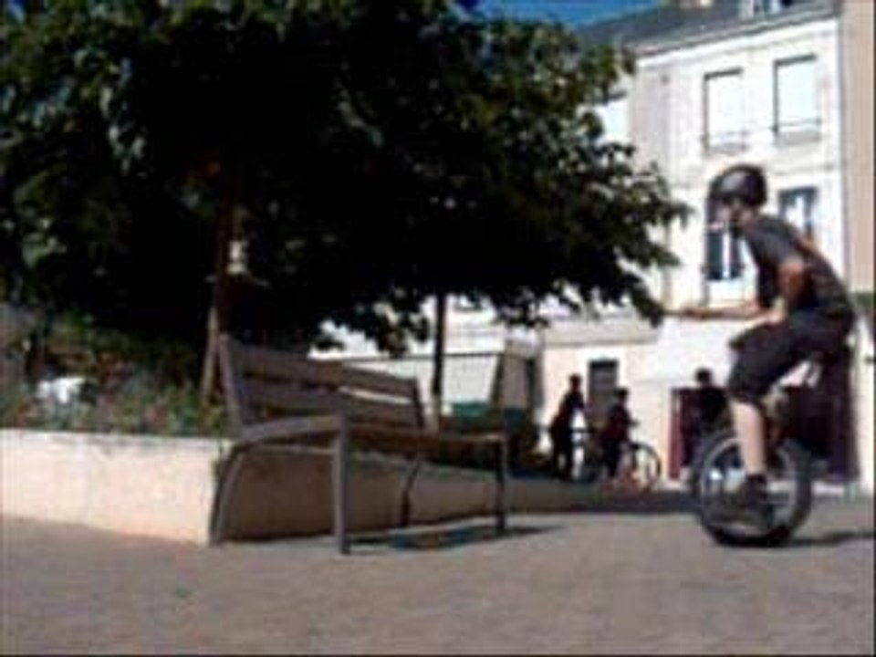 monocycle thomas petraco