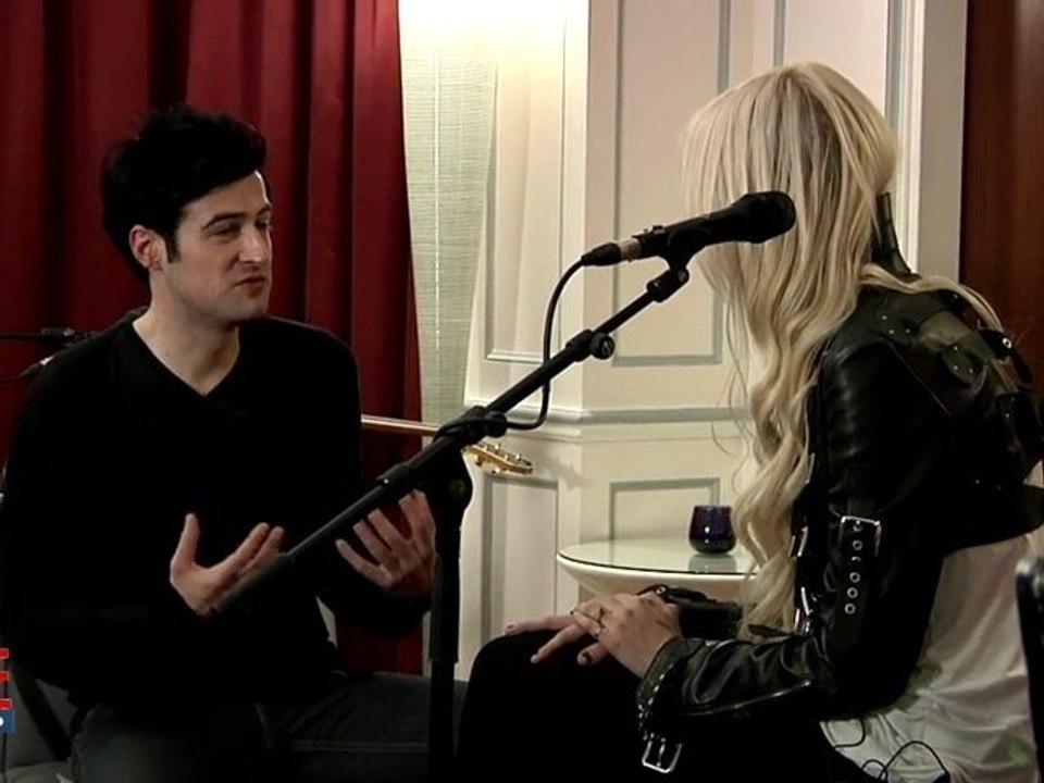 The Pretty Reckless ( Taylor Momsen ) - Le Live - Interview