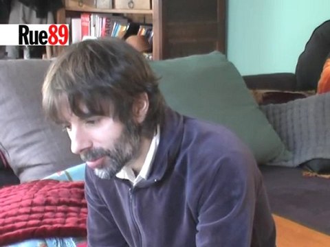 Thomas Fersen prend la tangente, un ukulélé en bandoulière 2