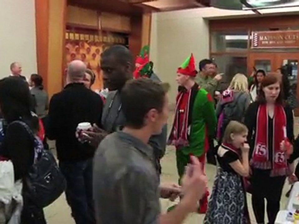 F5 at Swedish Pediatric Unit’s annual 'Holidays at the ...