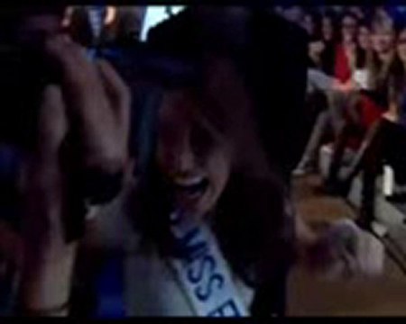 Chez Ruquier - Chute miss france Laury Thilleman !!