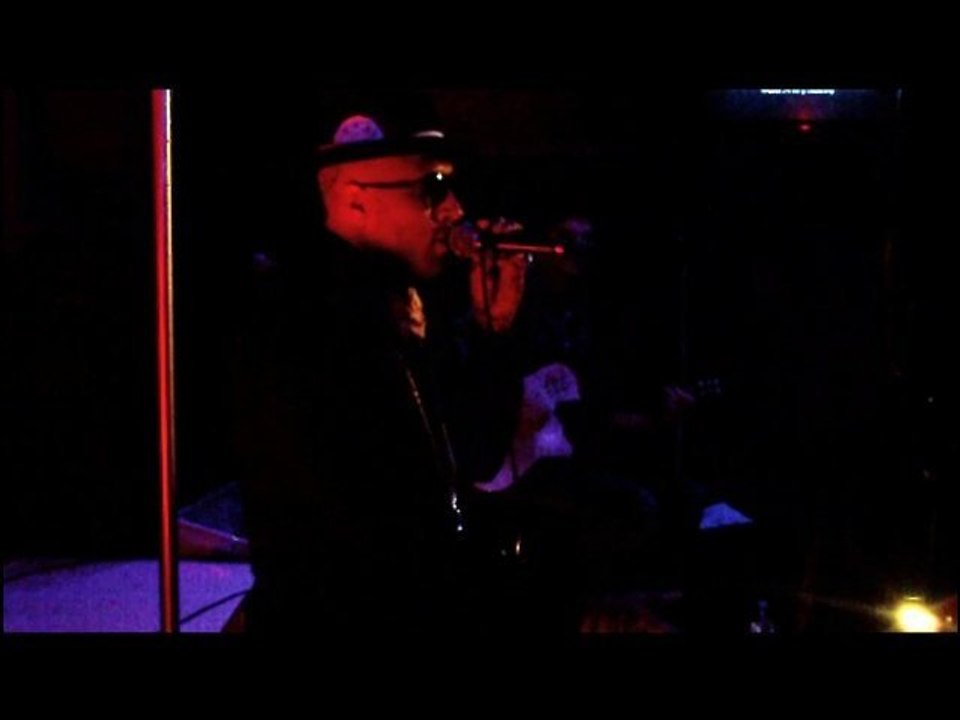 J-luv live @ penn & diaz 09.12.2010