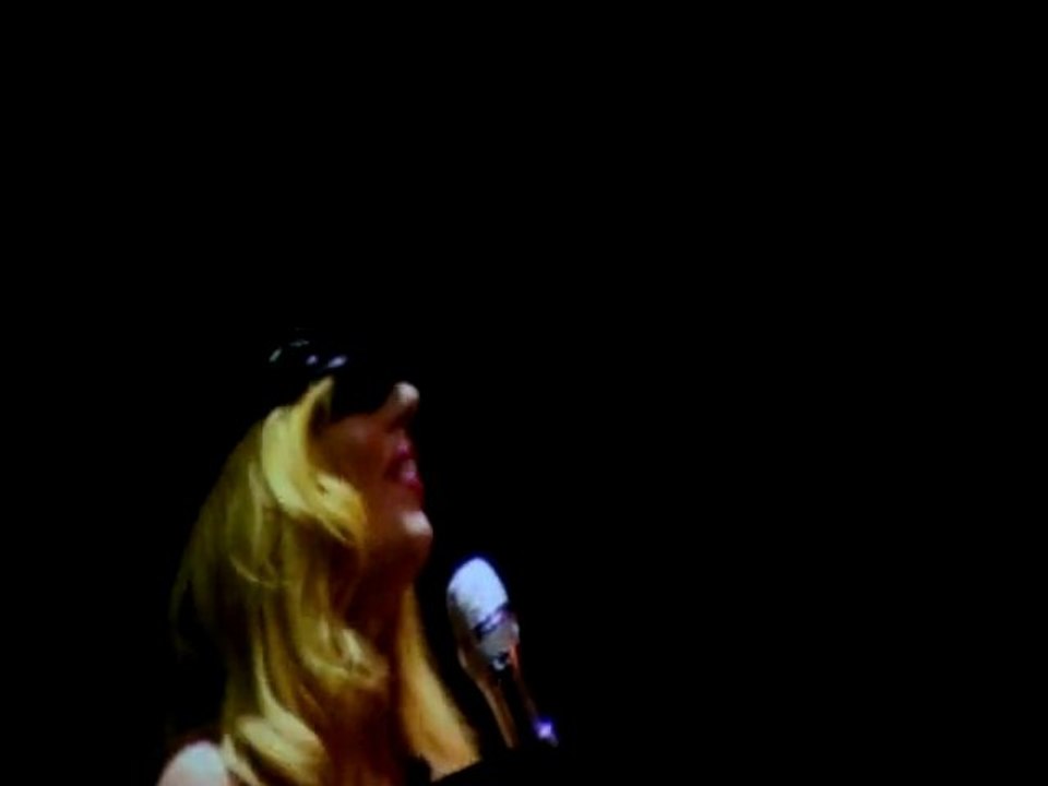 Lady Gaga - Speechless - Lisbon 2010
