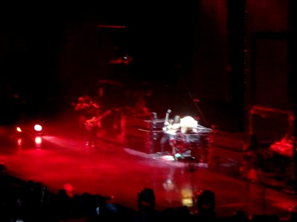 Lady Gaga - You and I - Lisbon 2010