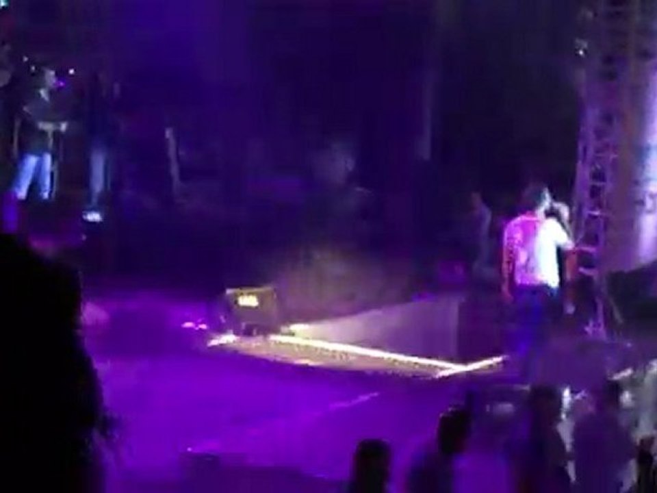 MUSTAFA SANDAL 2010 RİZE UNİVERSİTESİ KONSERİ SAVRULA SAVRUL