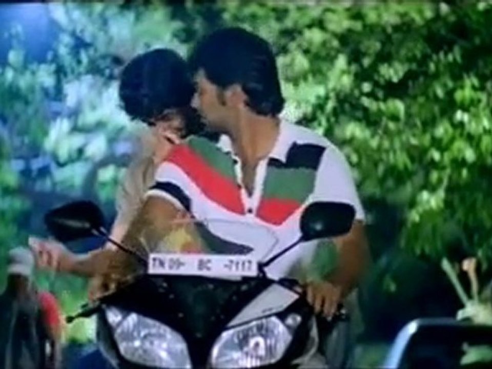 [Tamildx.Com]Kanimozhi_video_Songs_PadaPada