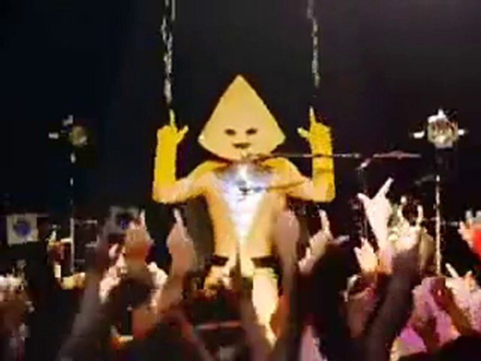 Nissin cup noodle European-style cheese curry Japanese TVCM