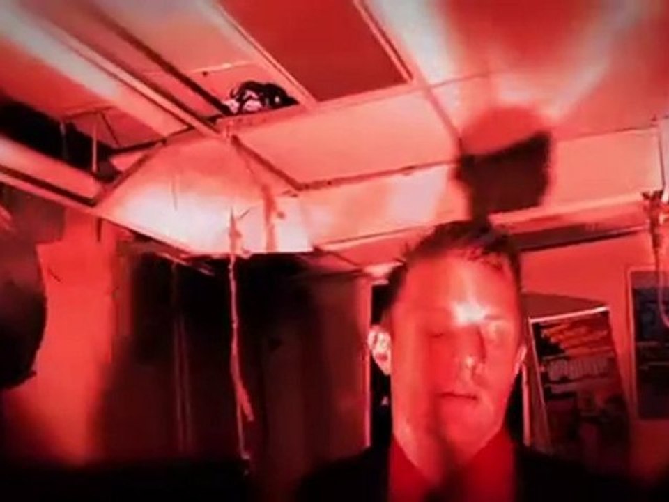 DEMONS - Signal Turns Red