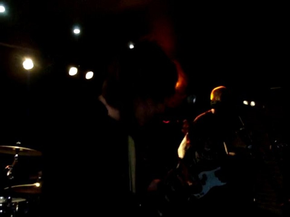Issue de Secours @ Le Shaka Laka, Hazebrouck 11-12-2010