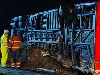 Five seriously hurt as coach overturns