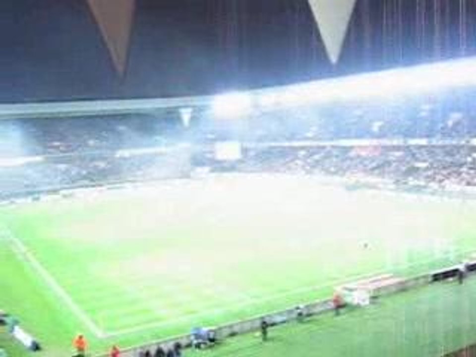 ultras paris en colere fumigenes