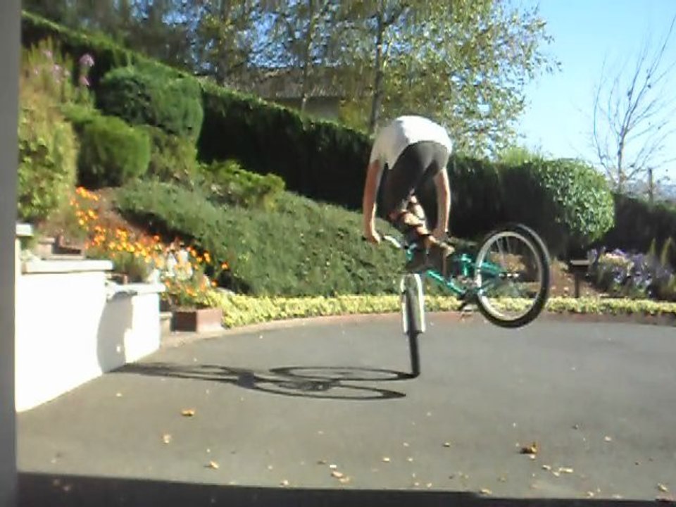 out simpliefied bmx trick 1