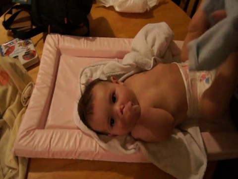 Gael dans son bain 12-12-2010