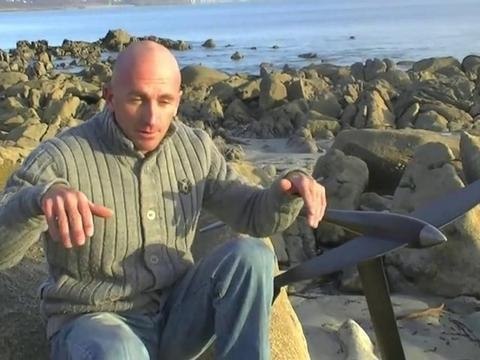 Windsurfing foil in action !