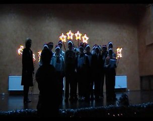 Din an în an sosesc mereu, colindătorii