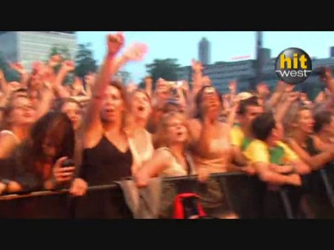 STROMAE - Alors on danse (concert Hit West)