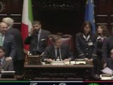 Italie: Berlusconi remporte sur le fil la confiance du Parlement