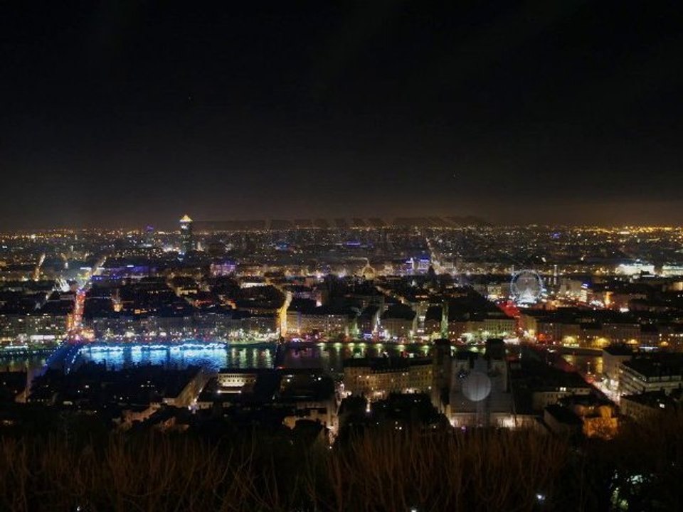 Petit film sur la fete des lumières - Lyon - 2010