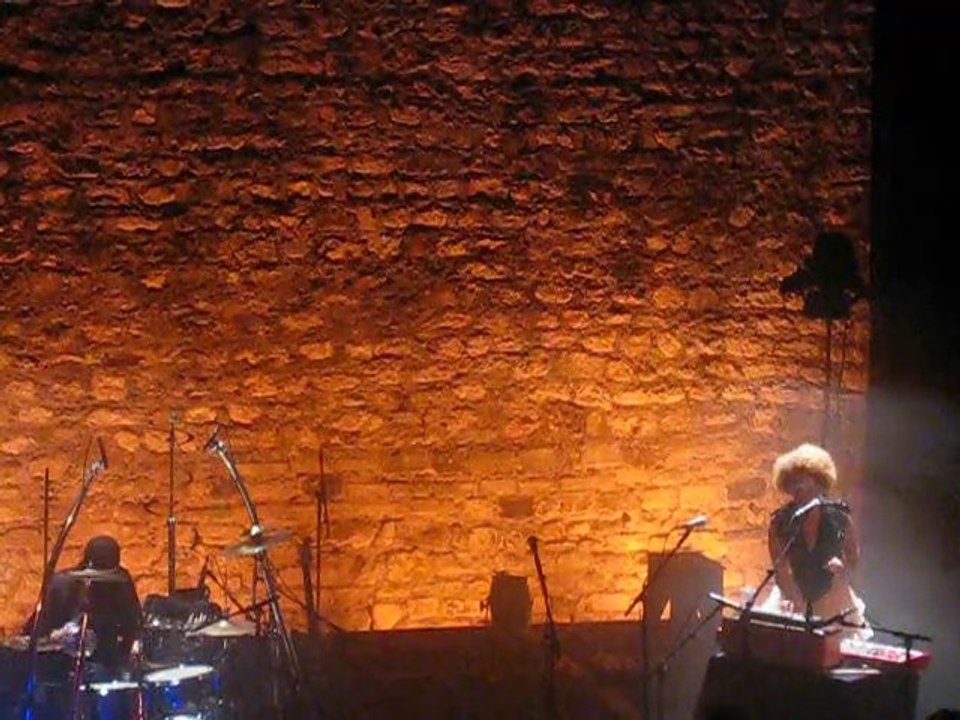 martina topley bird, overcome , en concert, live,2010