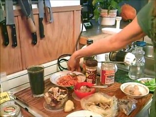 How to Make Snacks on a Raw Food Diet