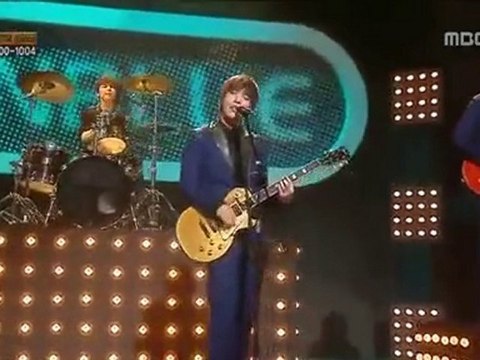 C.N Blue- I'm A Loner live HD