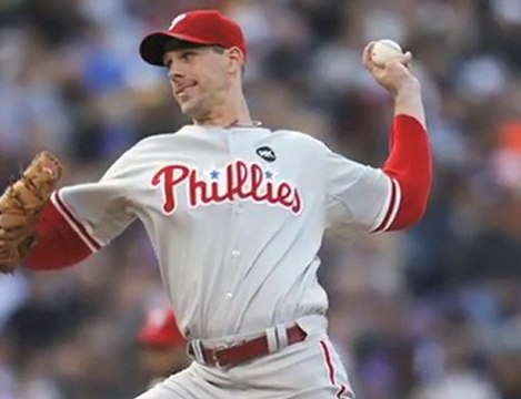 Lee Signs with Phillies