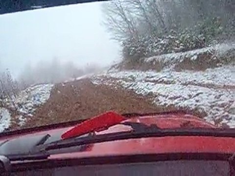 lada niva 52 fz 899 çamurlu rampa çıkışı